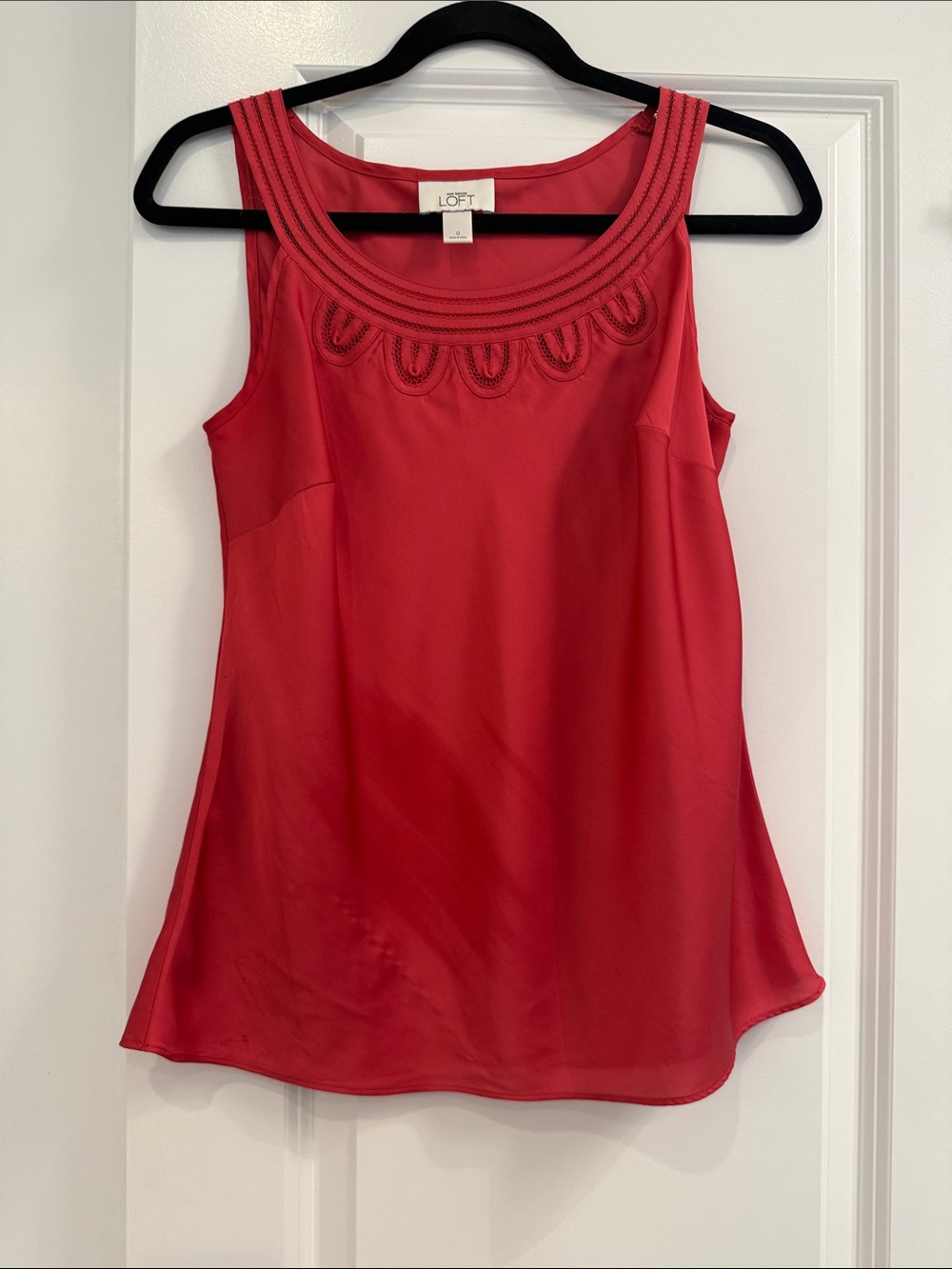 Ann Taylor LOFT Pink Sleeveless Scoop Neck Embellished Tank